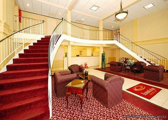 Econo Lodge West Springfield Interior photo
