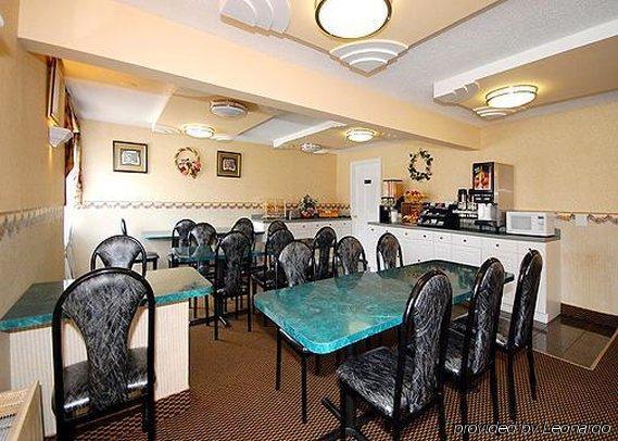 Econo Lodge West Springfield Restaurant photo